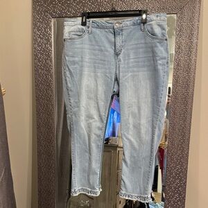 Crown & Ivy Light Wash Cropped Jeans